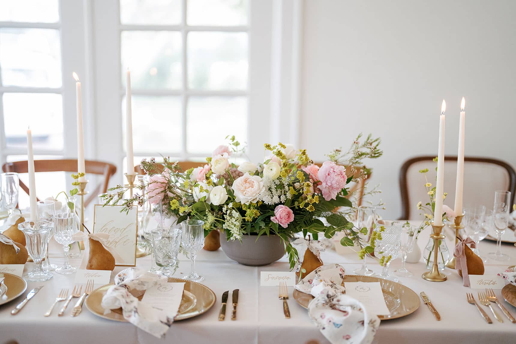 Tablesetting at The Woodbine Mansion