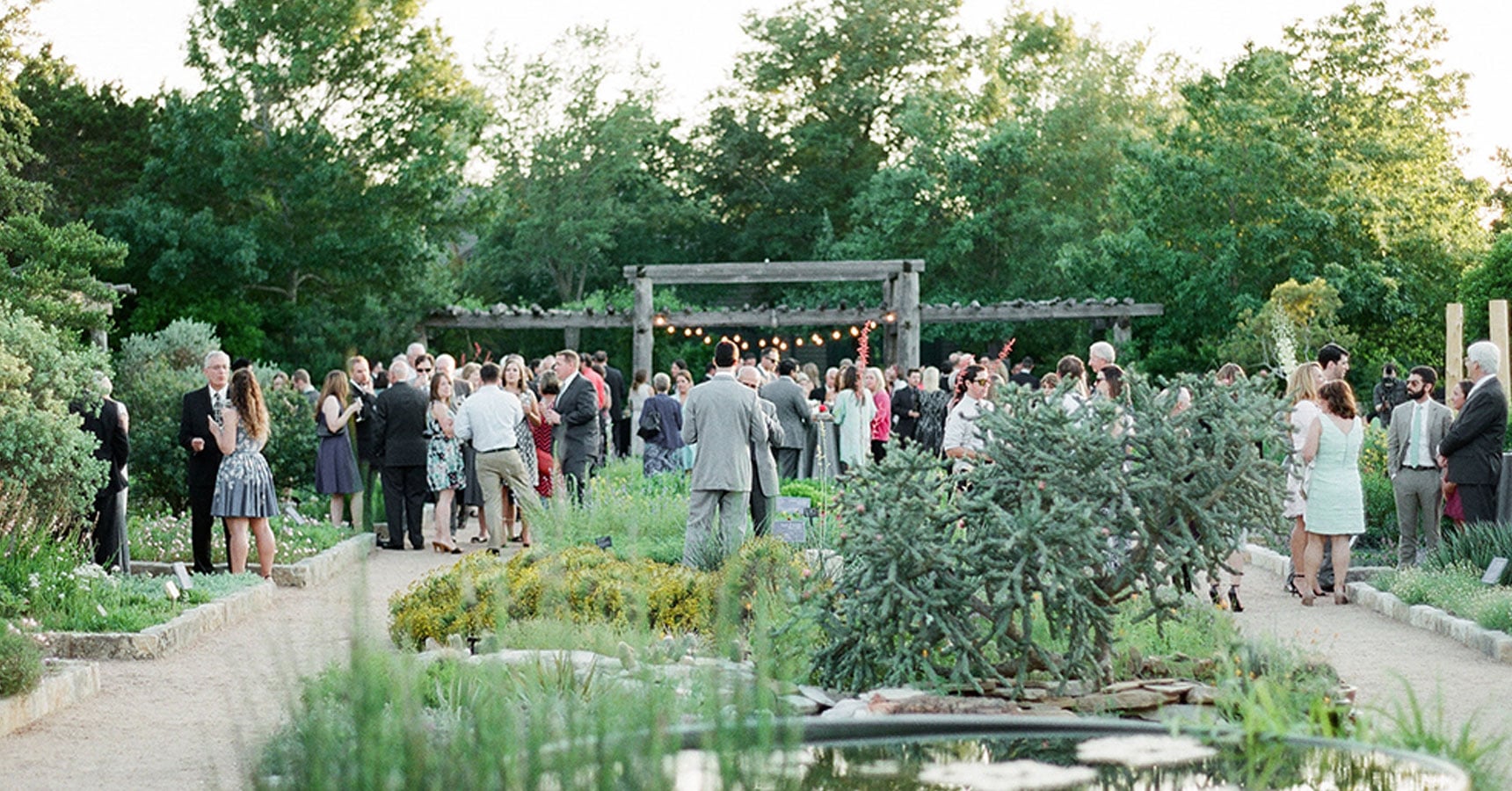 Outdoor cocktail hour at the Wildflower Center